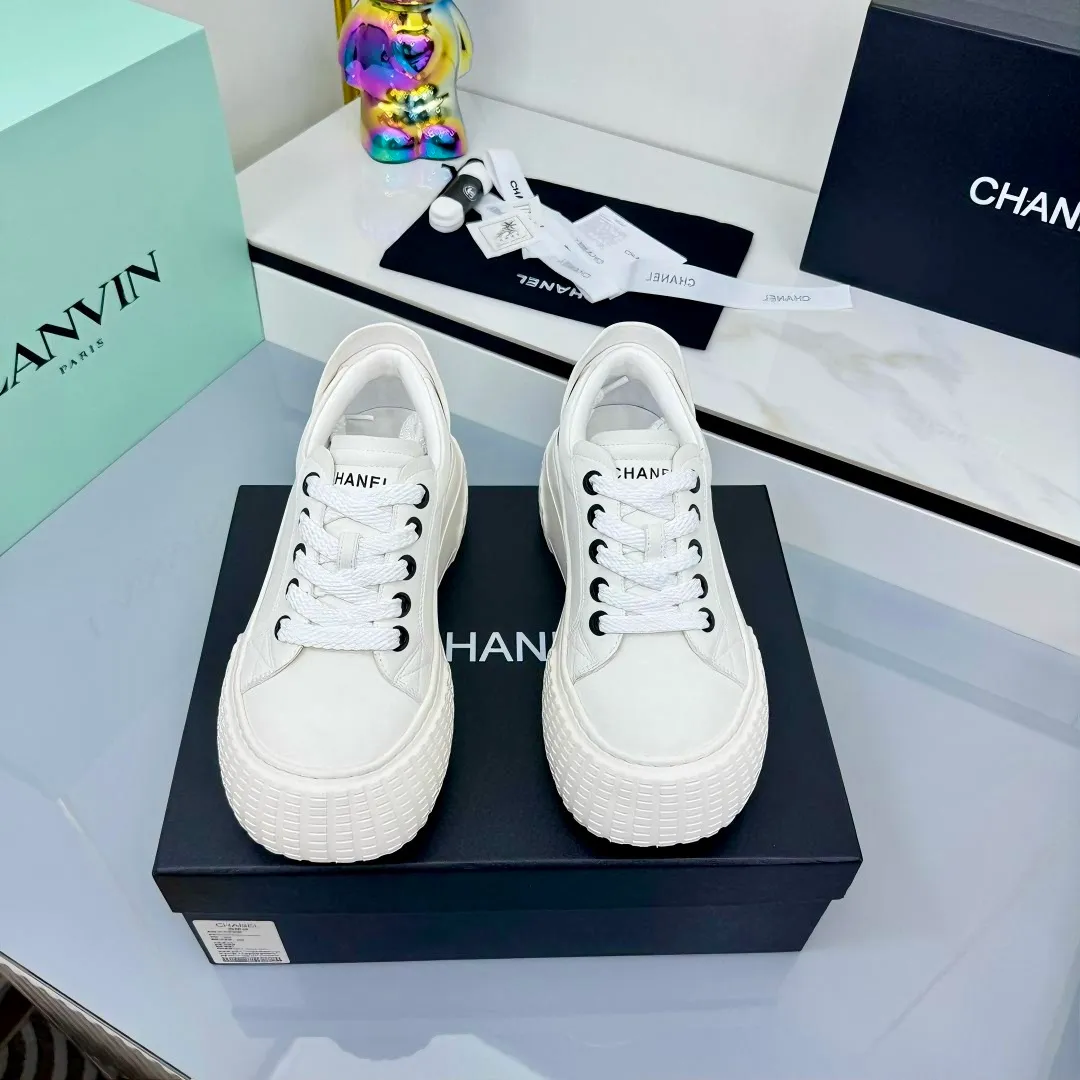 👟👟Ex-factory price 640👟👟 Chanel bread shoes ~ original calfskin panda shoes Chanel 25C latest hot style panda black and white sports shoes casual sneakers Xiaoxiang hot item classic black and white panda color coco girls must pay Fabric: original custom mixed sheepskin lining: original imported breathable mesh lining outsole: Original molded rubber + TPU combination Size: Women's 35-41